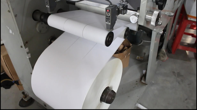 High Quality Waterproof Oilproof Scratchproof Strong Adhesive Thermal Label Material Jumbo Roll Shipping Packaging Label